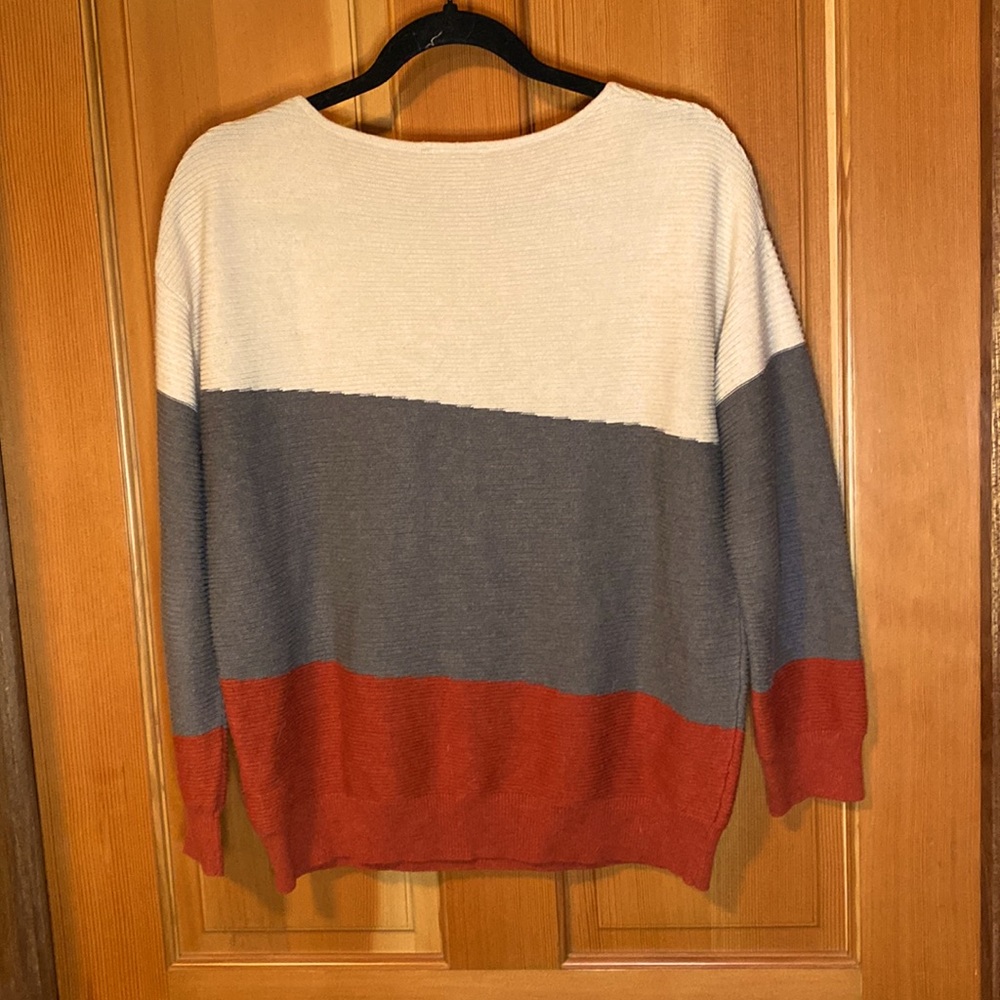 Evolution by Cyrus Sweater - Picture 2 of 4